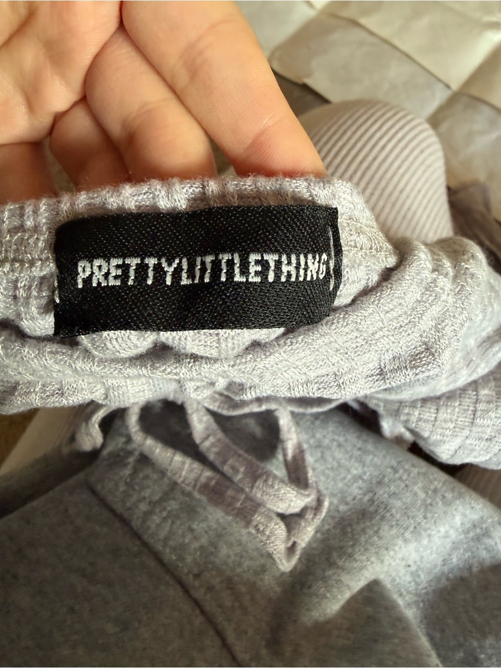 PrettyLittleThing Light Gray Ribbed Lounge Top - Picture 4 of 5
